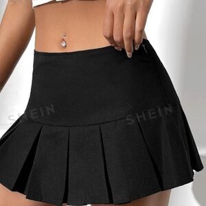 SHEIN EZwear Solid Pleated Black Hem Mini Skirt size Small